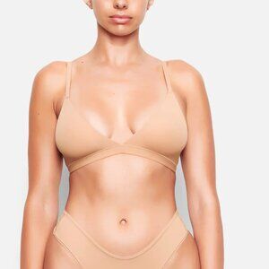 🆕 SKIMS • Fits Everybody Triangle Bralette